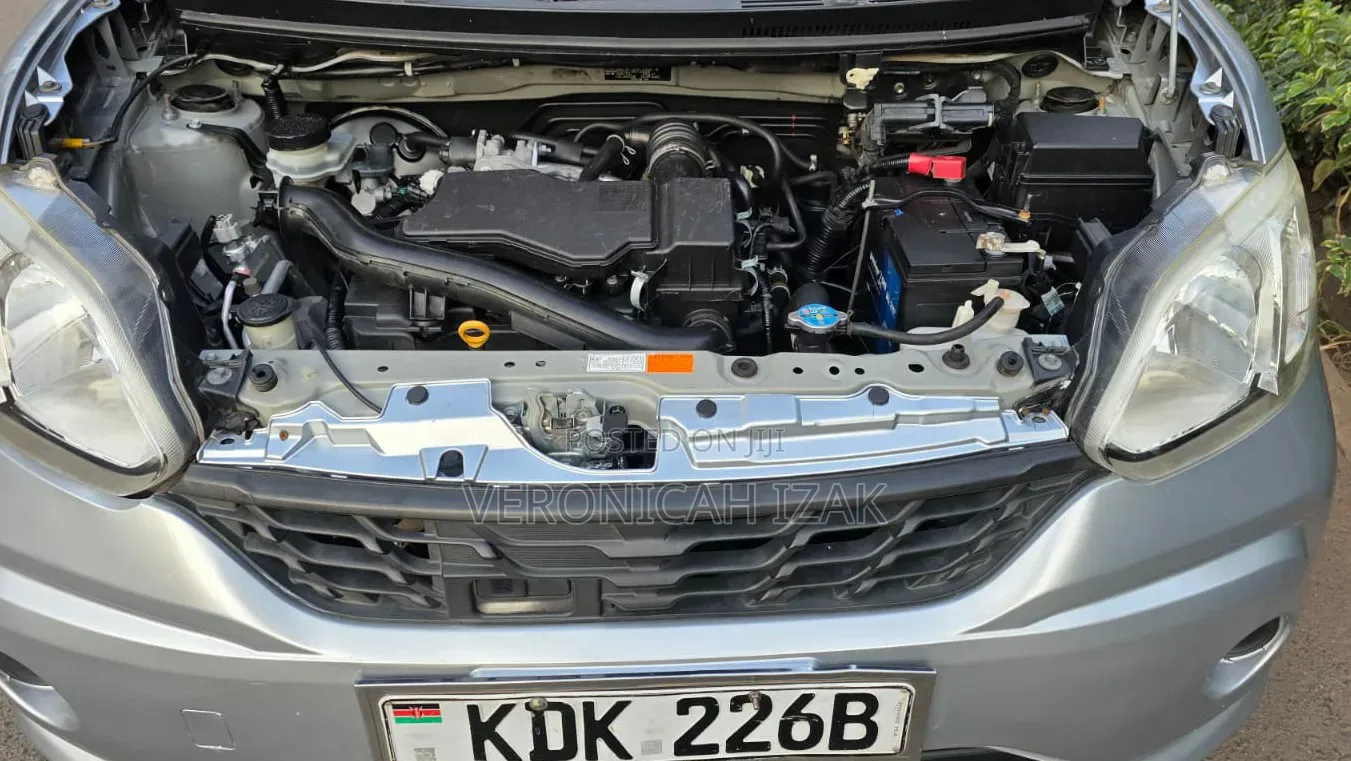 Toyota Passo 2016 Silver