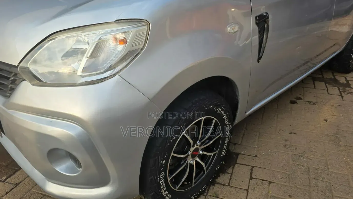 Toyota Passo 2016 Silver