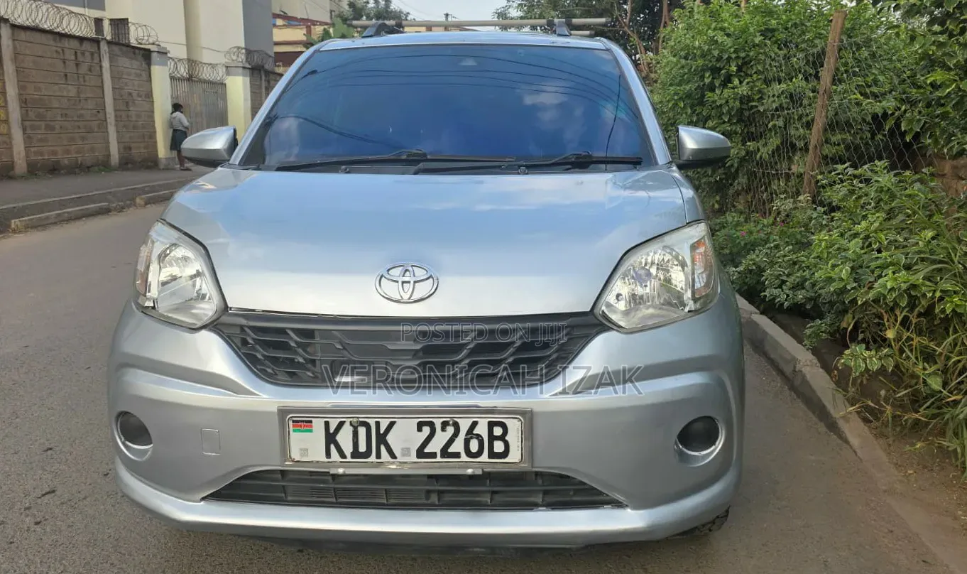 Toyota Passo 2016 Silver