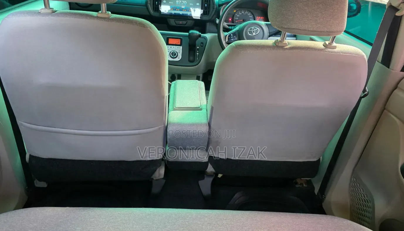 Toyota Passo 2016 Silver