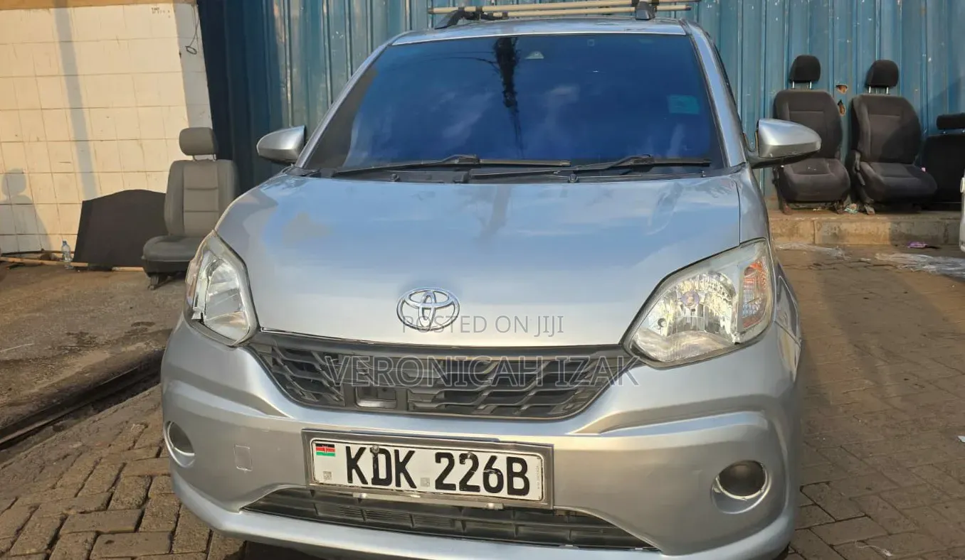 Toyota Passo 2016 Silver