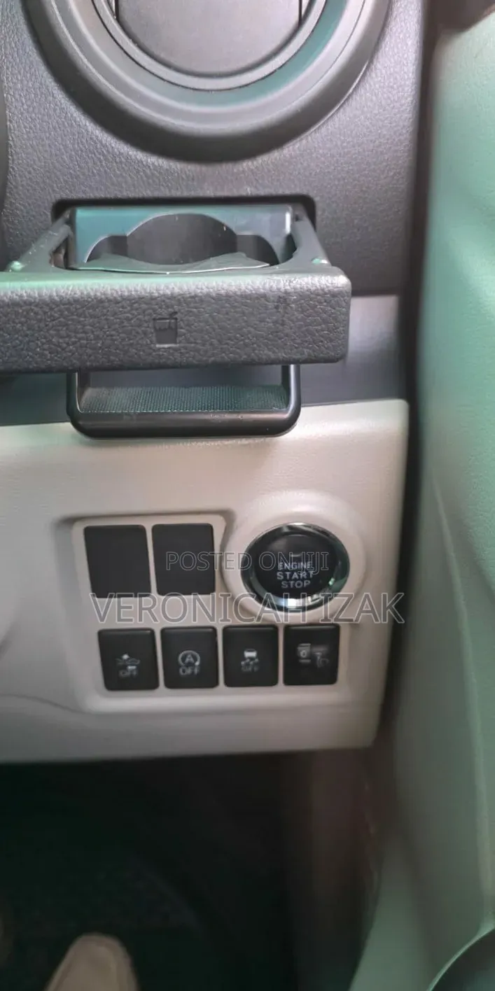 Toyota Passo 2016 Silver