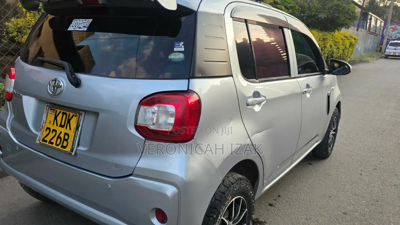 Toyota Passo 2016 Silver
