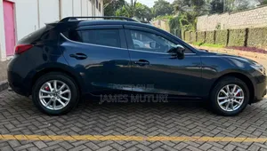 Mazda Axela SV Premium 2014 Blue