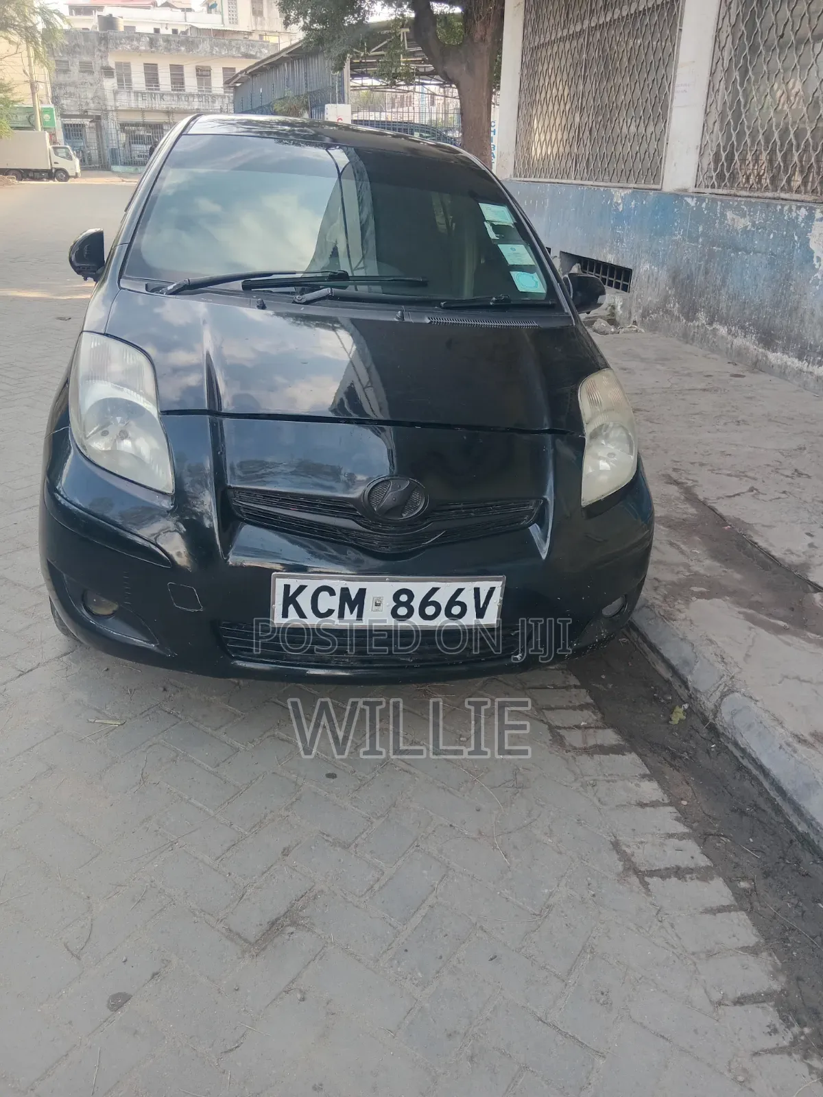Toyota Vitz 2010 Black