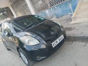 Toyota Vitz 2010 Black
