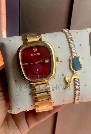Seamlessly Matched Timepieces and Bracelets