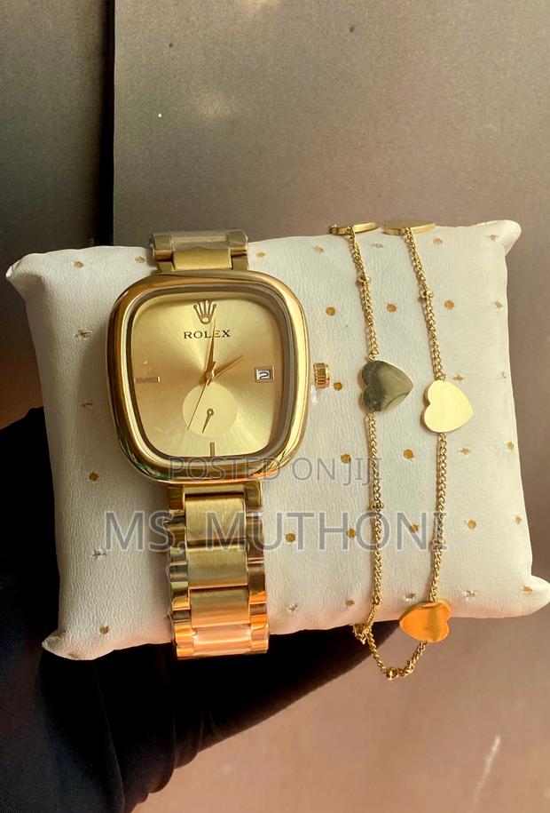 Seamlessly Matched Timepieces and Bracelets - main view