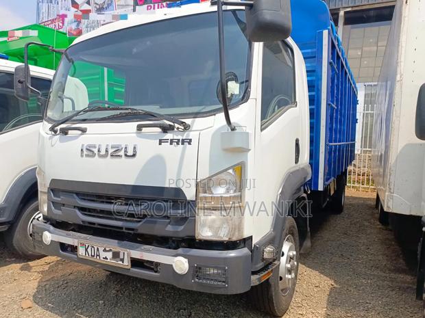 2020 Isuzu FRR - thumbnail 3