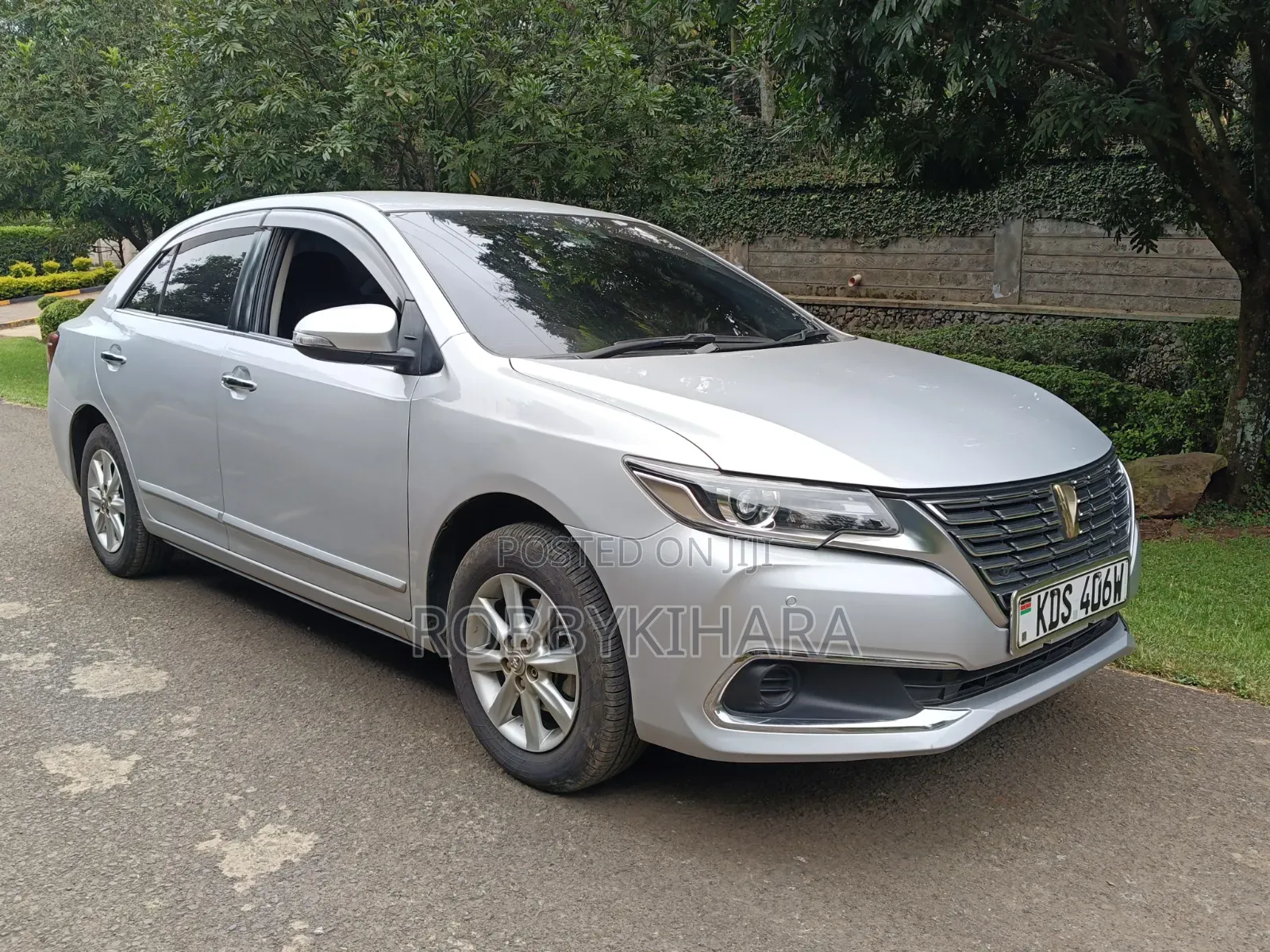 Toyota Premio 1.5 FWD 2018 Silver