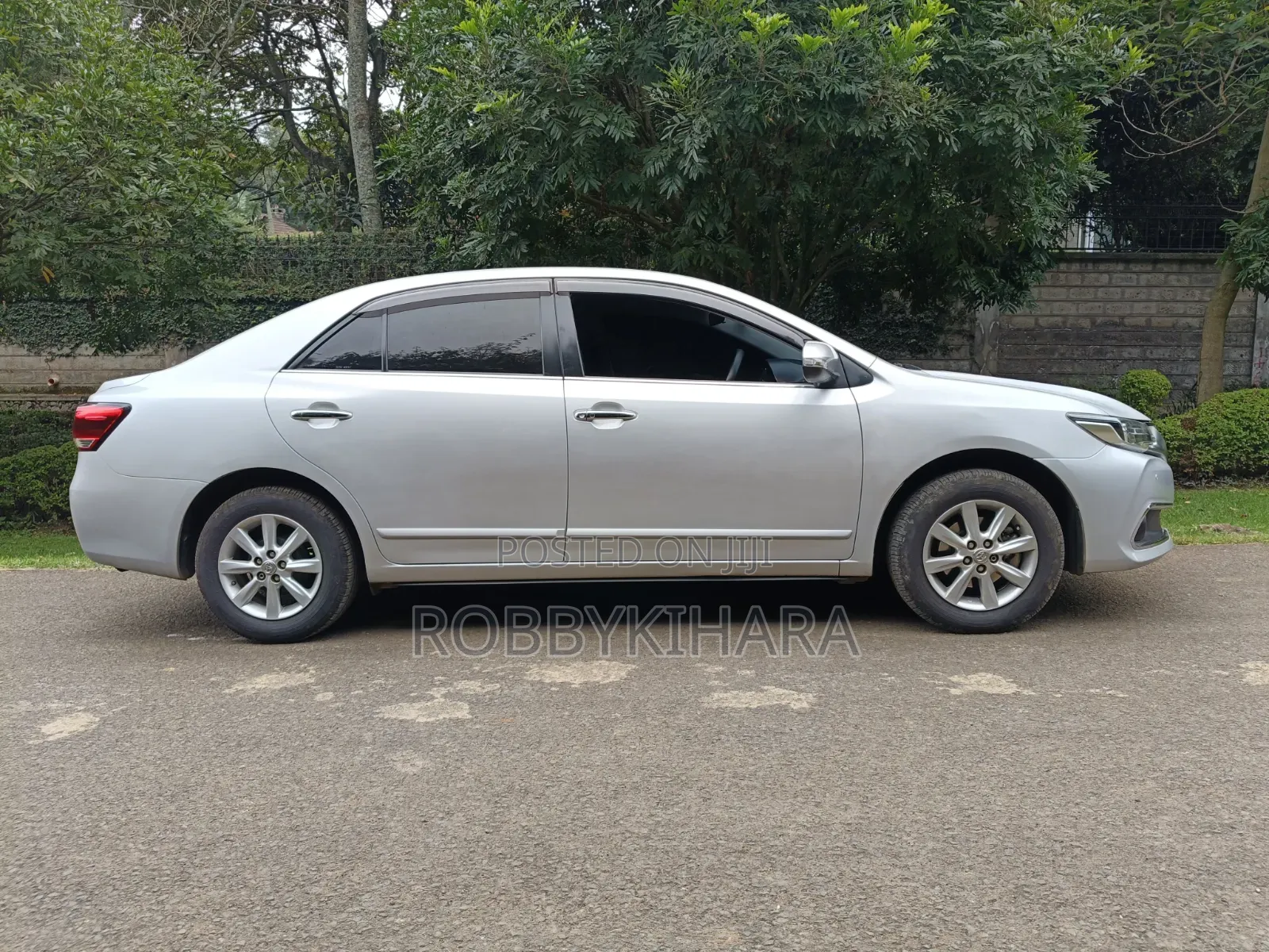 Toyota Premio 1.5 FWD 2018 Silver