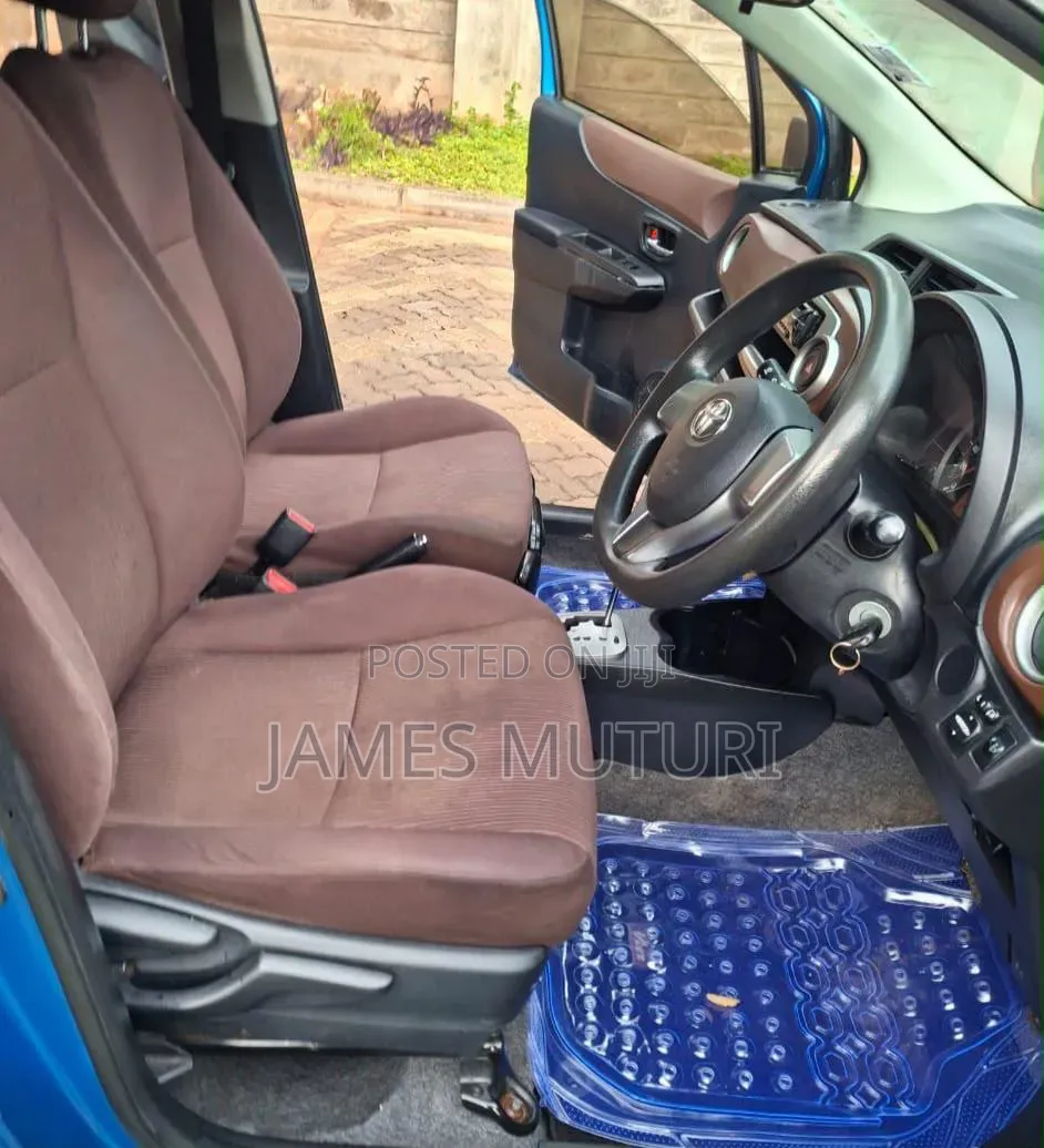 Toyota Vitz 2012 Blue