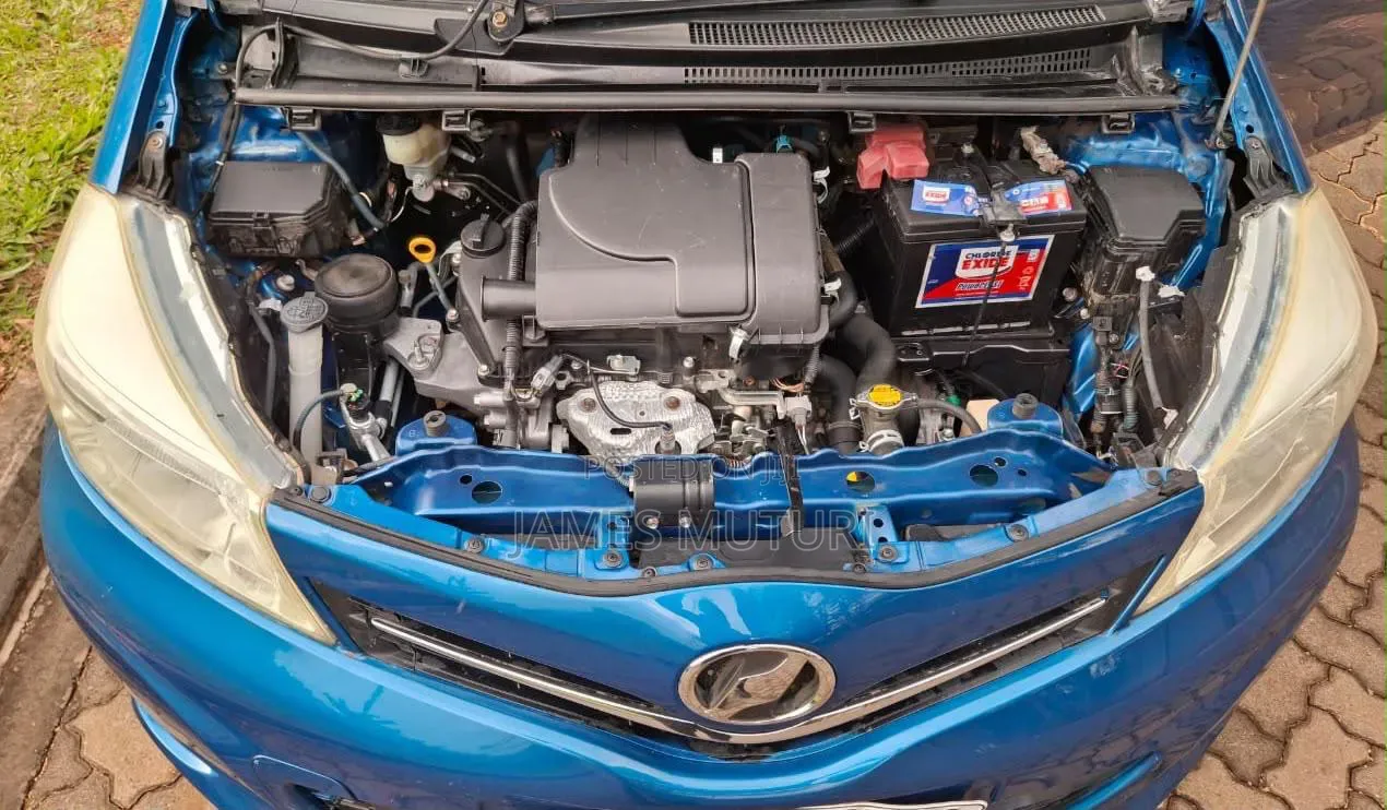 Toyota Vitz 2012 Blue