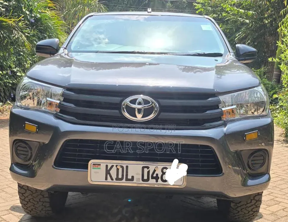 Toyota Hilux 2022 Gray
