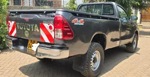 Toyota Hilux 2022 Gray