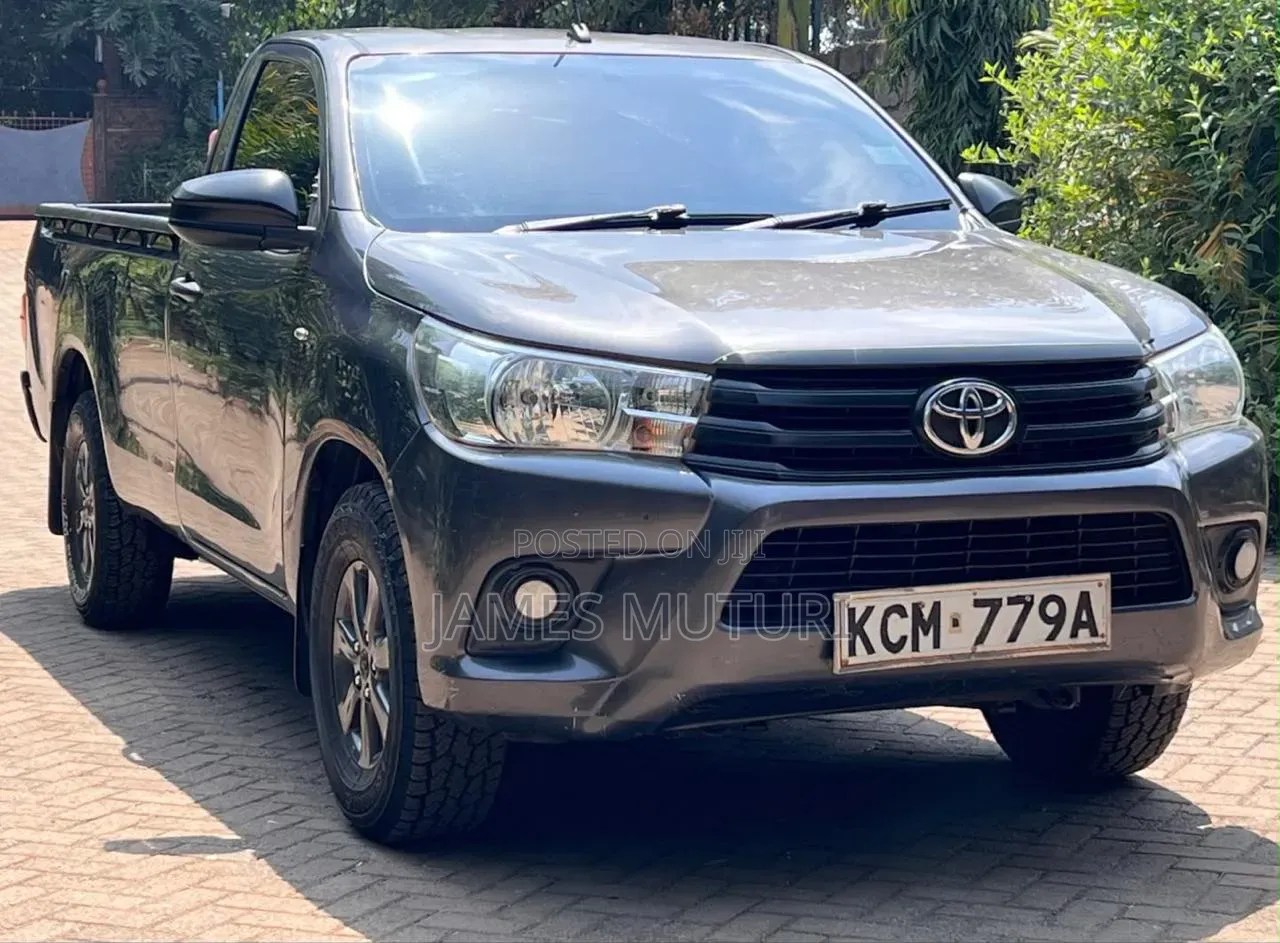 Toyota Hilux 2017 Gray