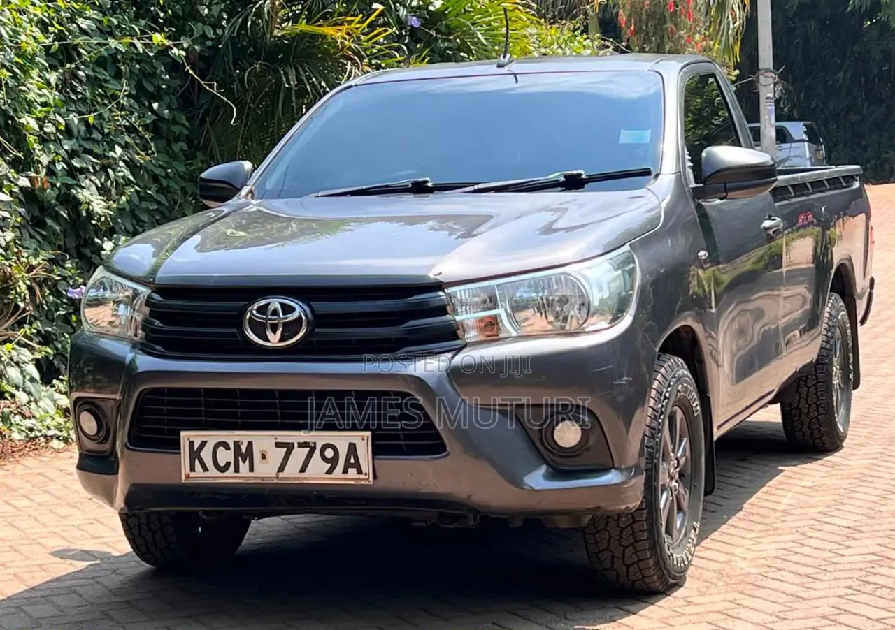 Toyota Hilux 2017 Gray