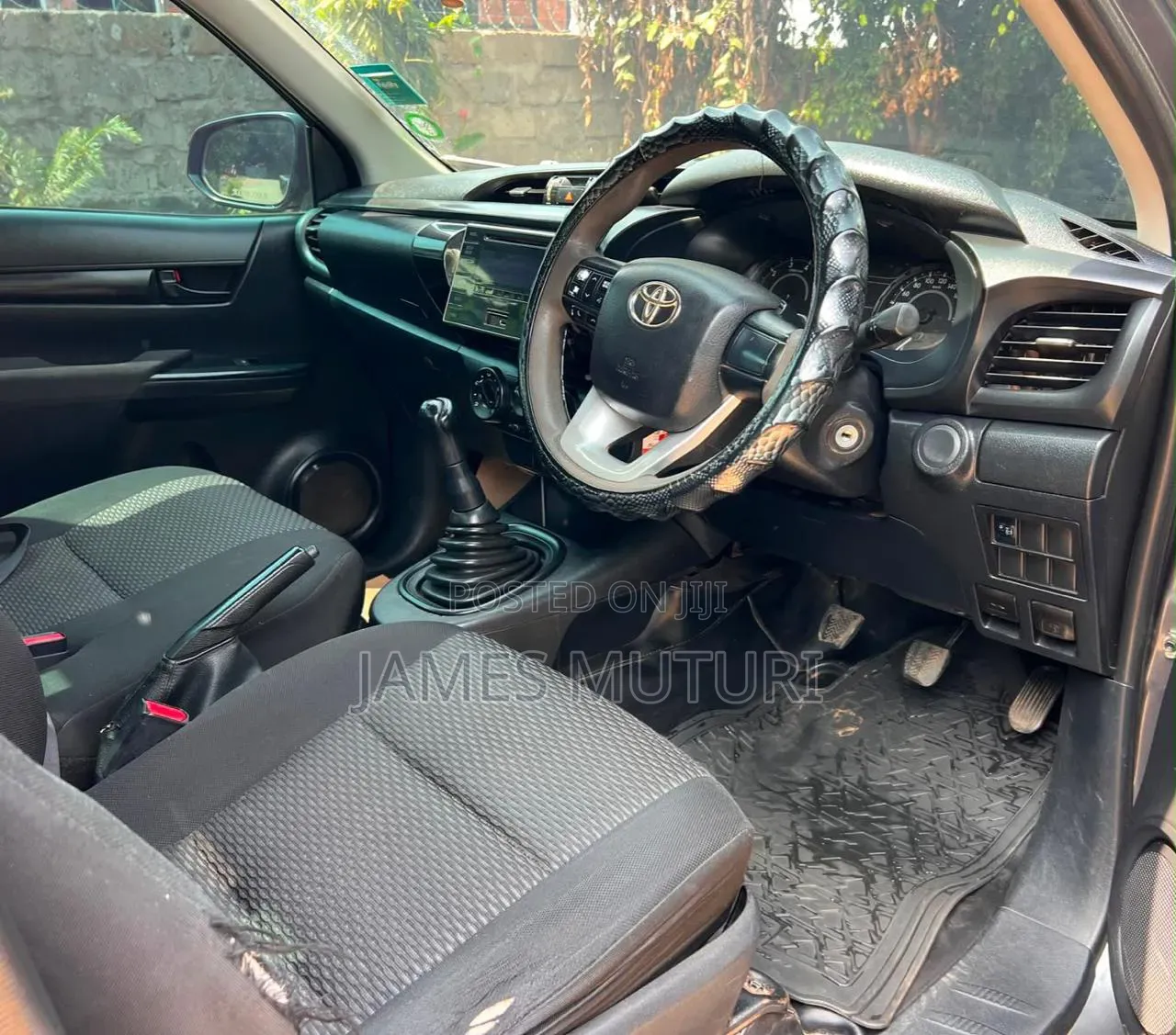 Toyota Hilux 2017 Gray