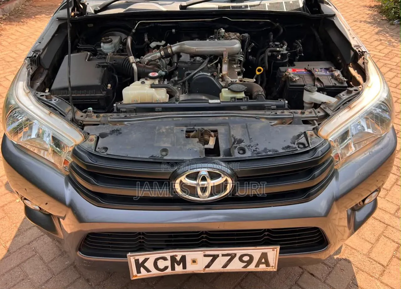 Toyota Hilux 2017 Gray