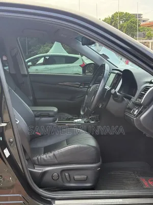 Toyota Crown Majesta 2018 Black