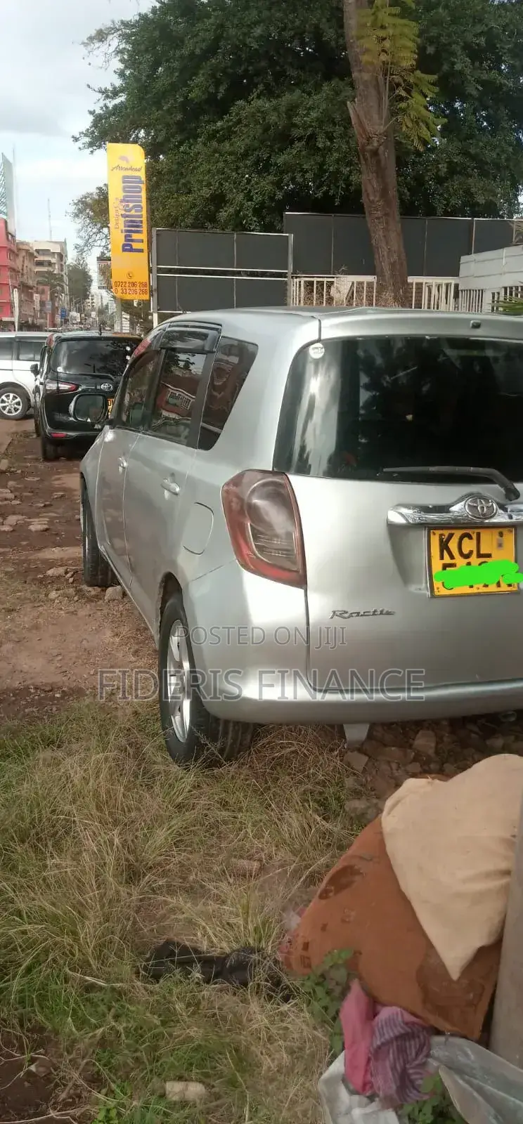 Toyota Ractis 2010 Silver