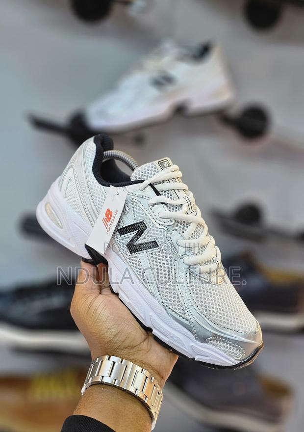 New Balance 740 Shoe Description - thumbnail 2
