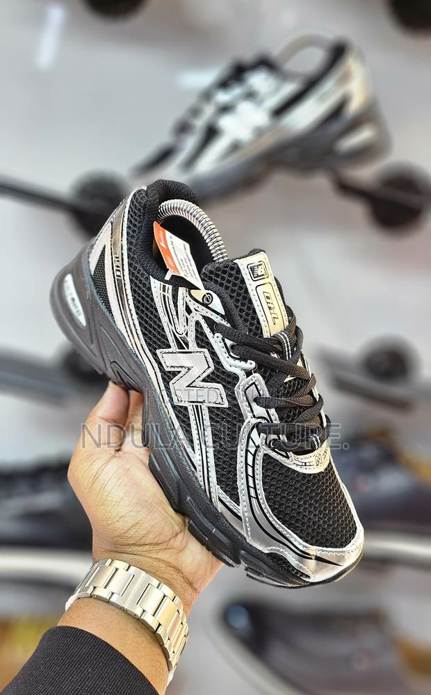 New Balance 740 Shoe Description - main view