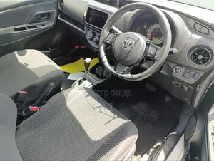 Toyota Vitz 2019 Off white