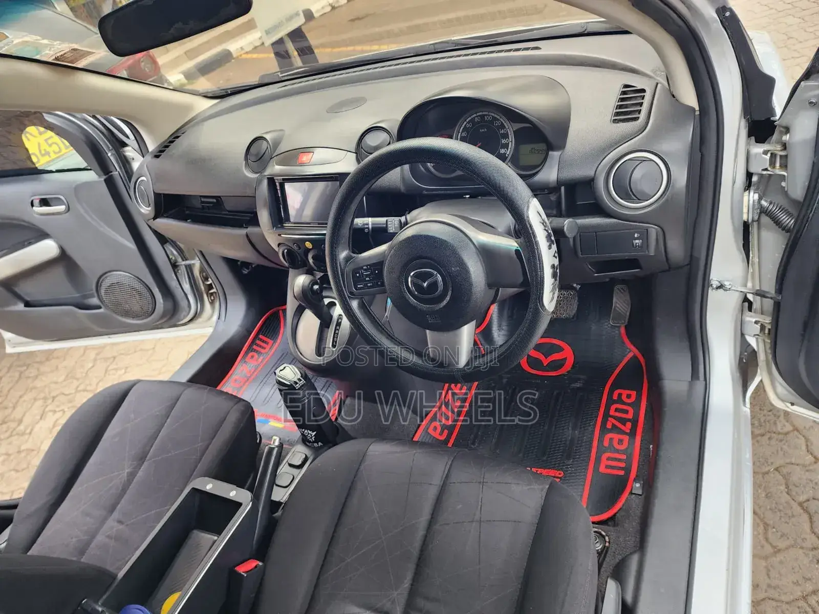 Mazda Demio 2011 Silver