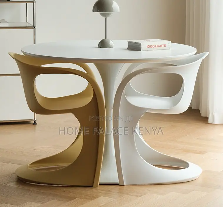 Dining Chair: Seamless Cantilever Curve Plastic Chair