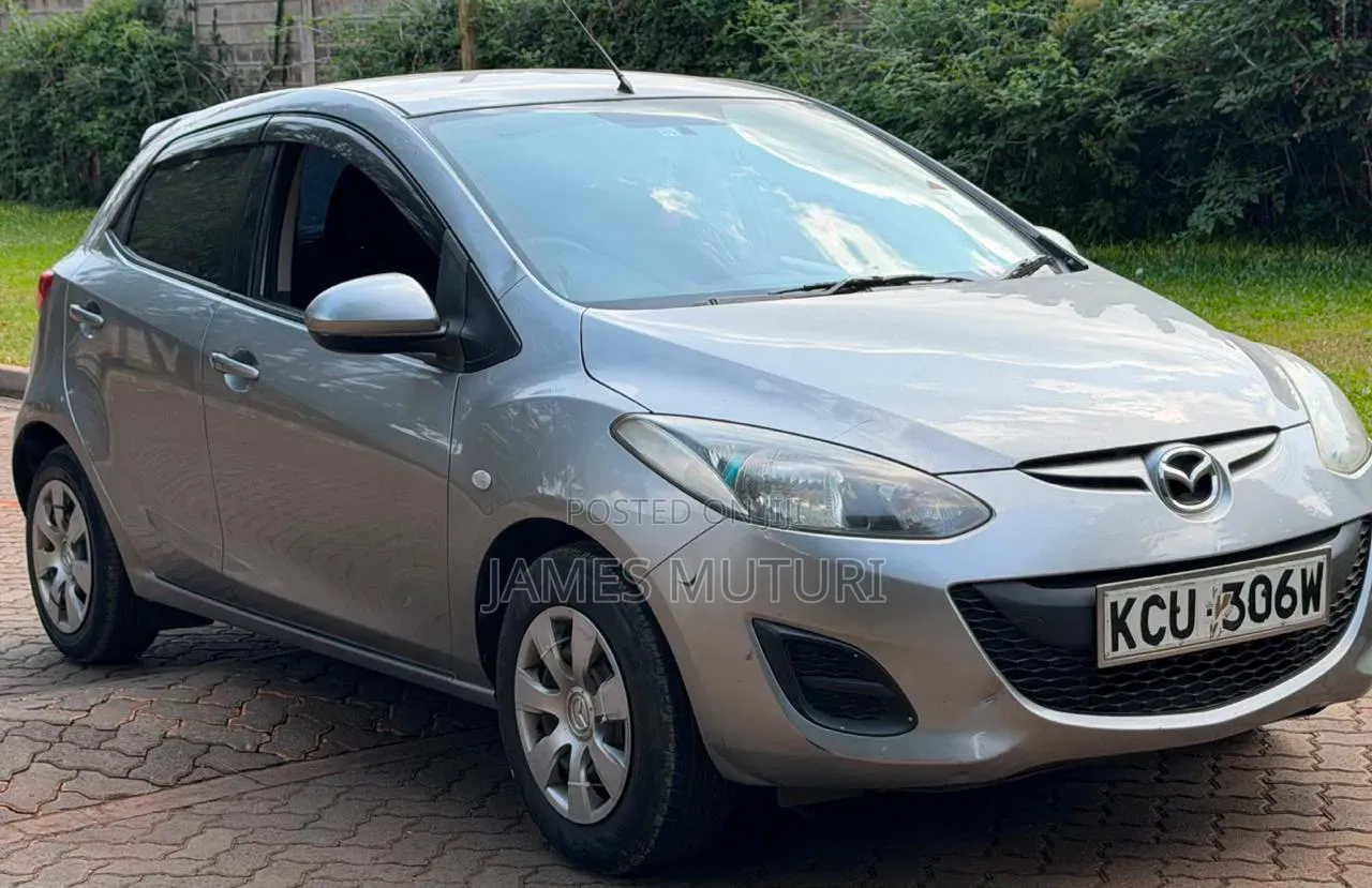 Mazda Demio 2012 Silver