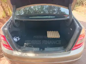 Mercedes-Benz C200 2011 Beige
