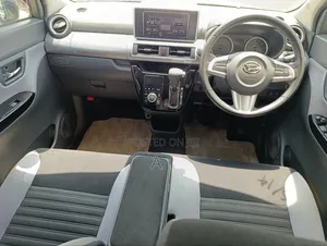 Daihatsu Cast 2019 Blue
