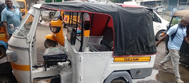 Piaggio 2019 White - thumbnail 4