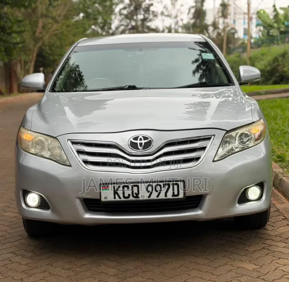 Toyota Camry 2011 Silver
