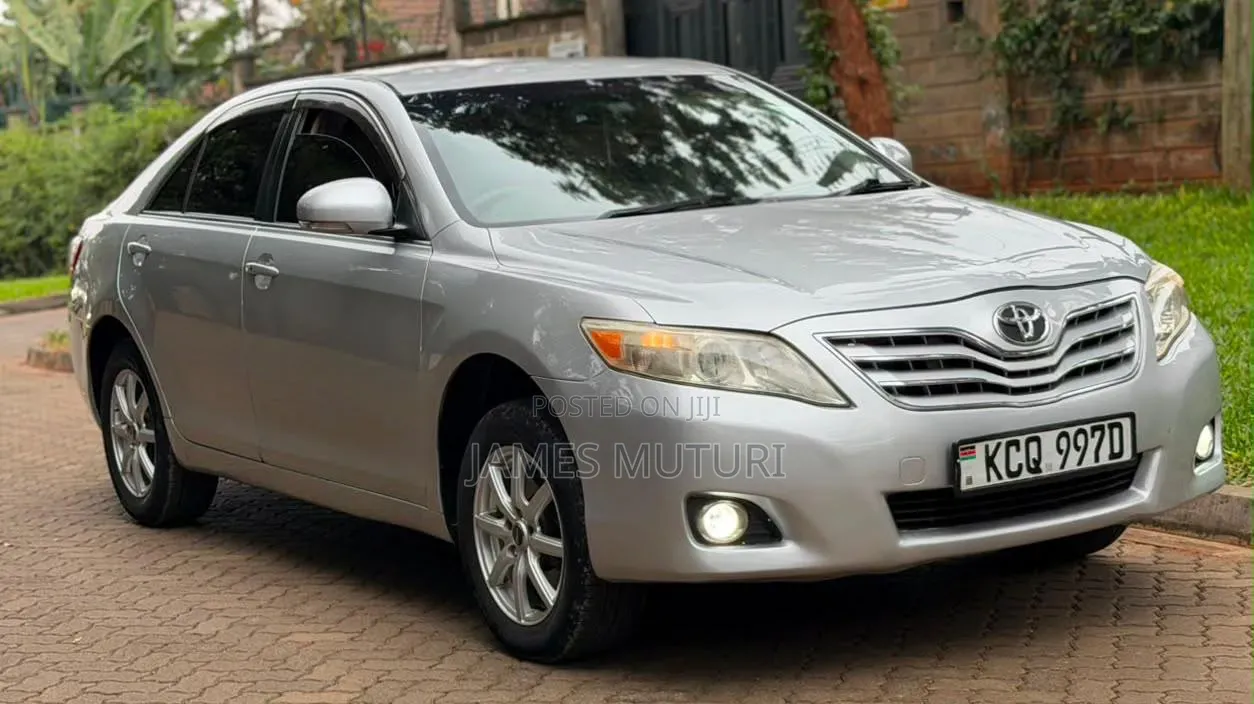 Toyota Camry 2011 Silver