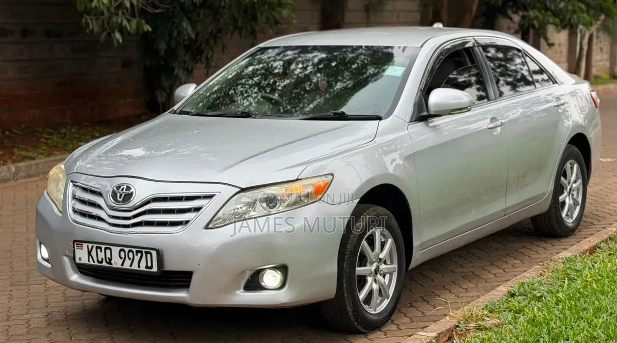 Toyota Camry 2011 Silver