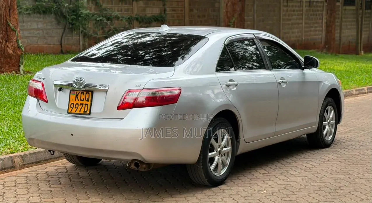 Toyota Camry 2011 Silver