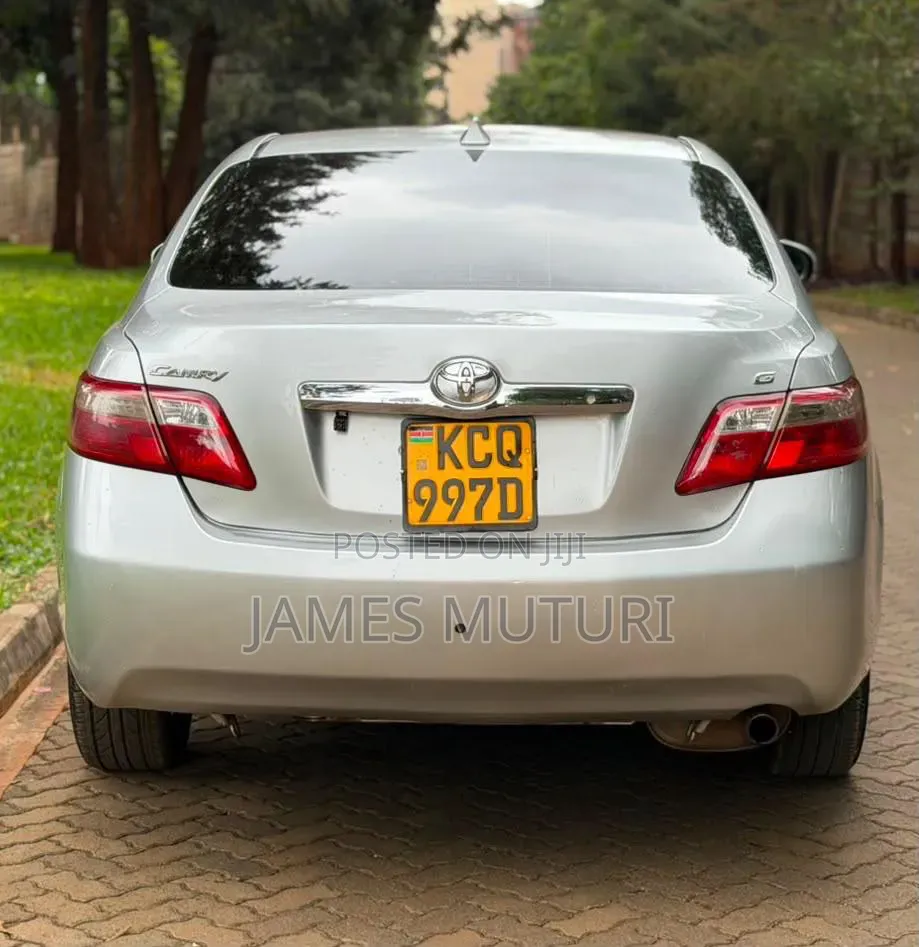 Toyota Camry 2011 Silver