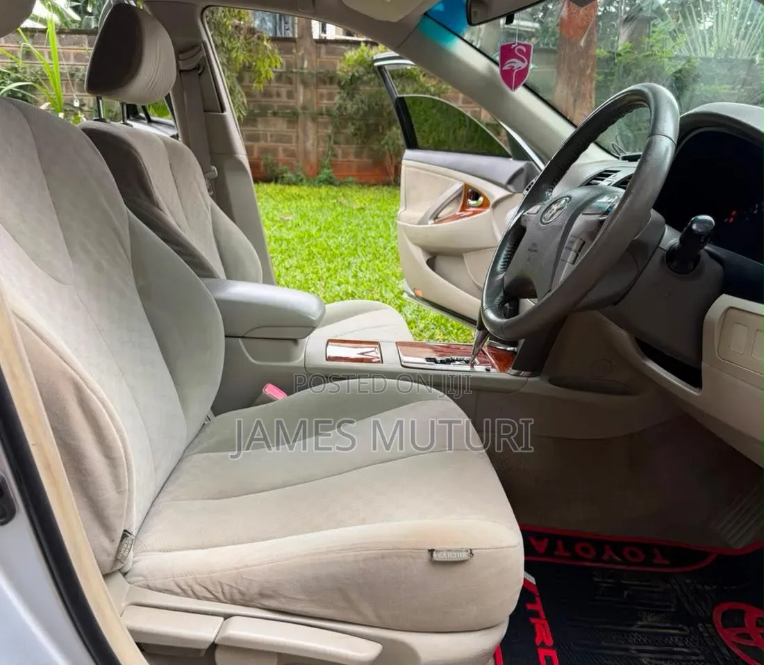 Toyota Camry 2011 Silver