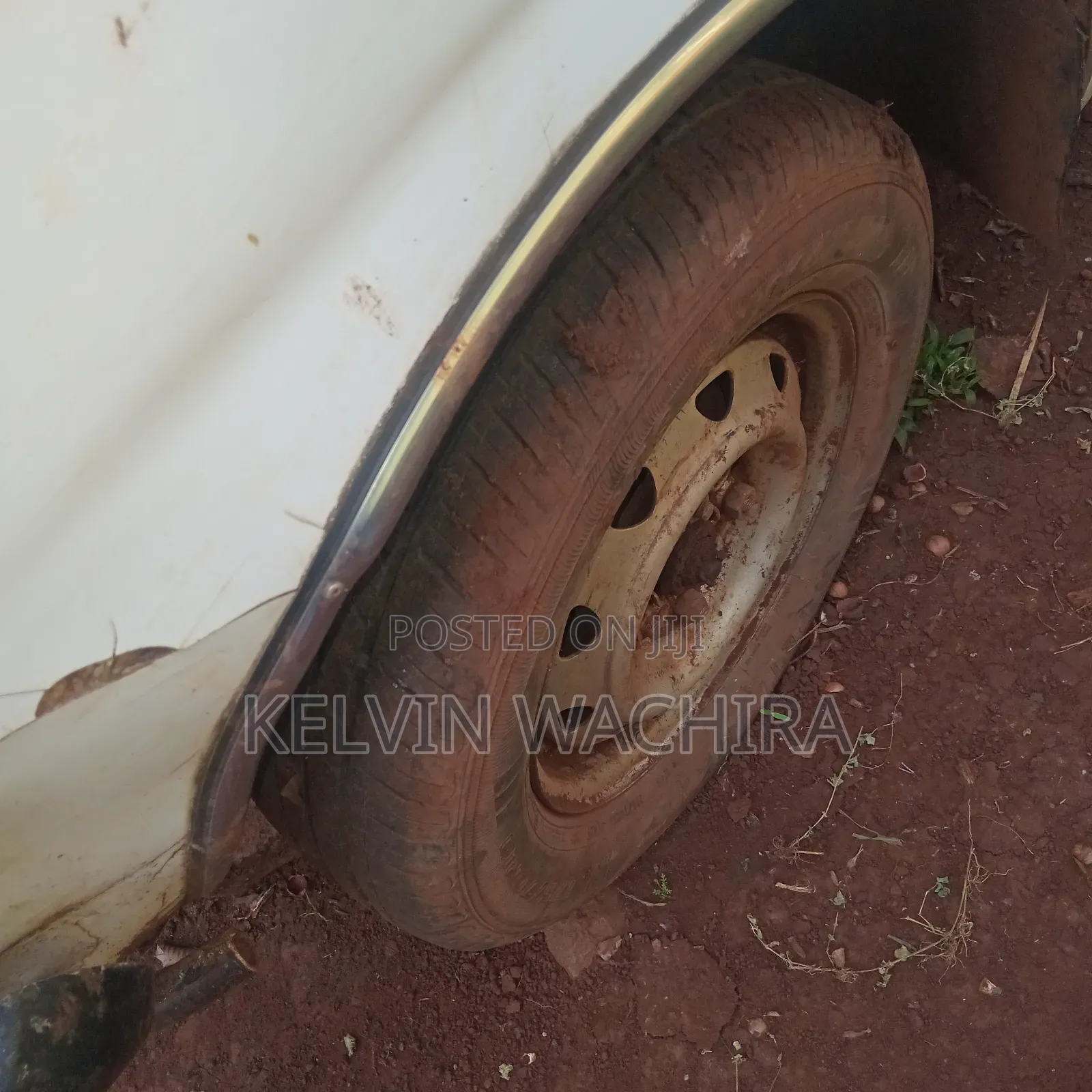 Nissan Pick-Up 1997 White