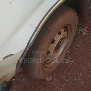 Nissan Pick-Up 1997 White