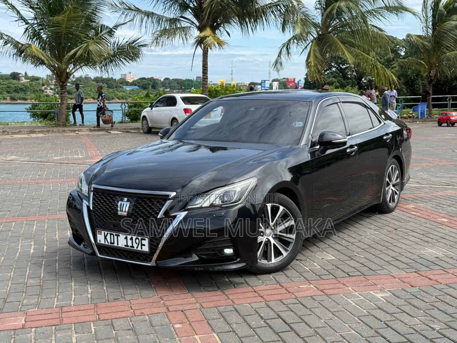 Toyota Crown Majesta 2018 Black