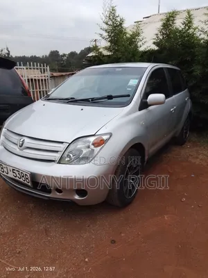 Toyota IST 2005 Silver