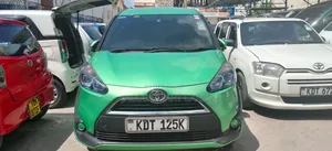 Toyota Sienta 2018 Green