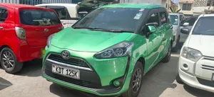 Toyota Sienta 2018 Green