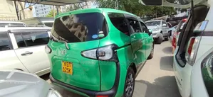 Toyota Sienta 2018 Green