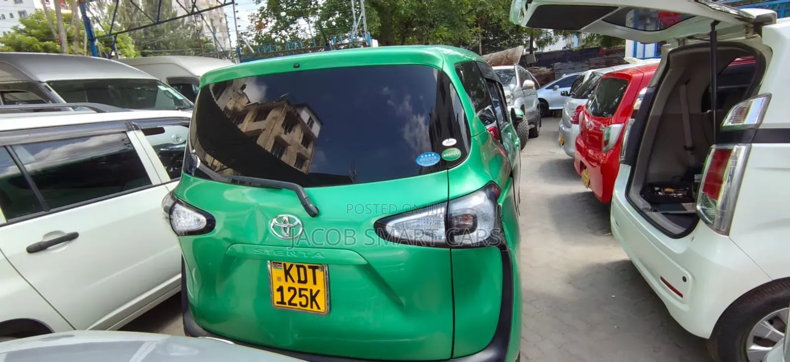 Toyota Sienta 2018 Green