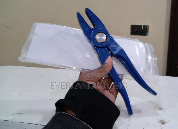 Livestock Ear C-Tag Applicator