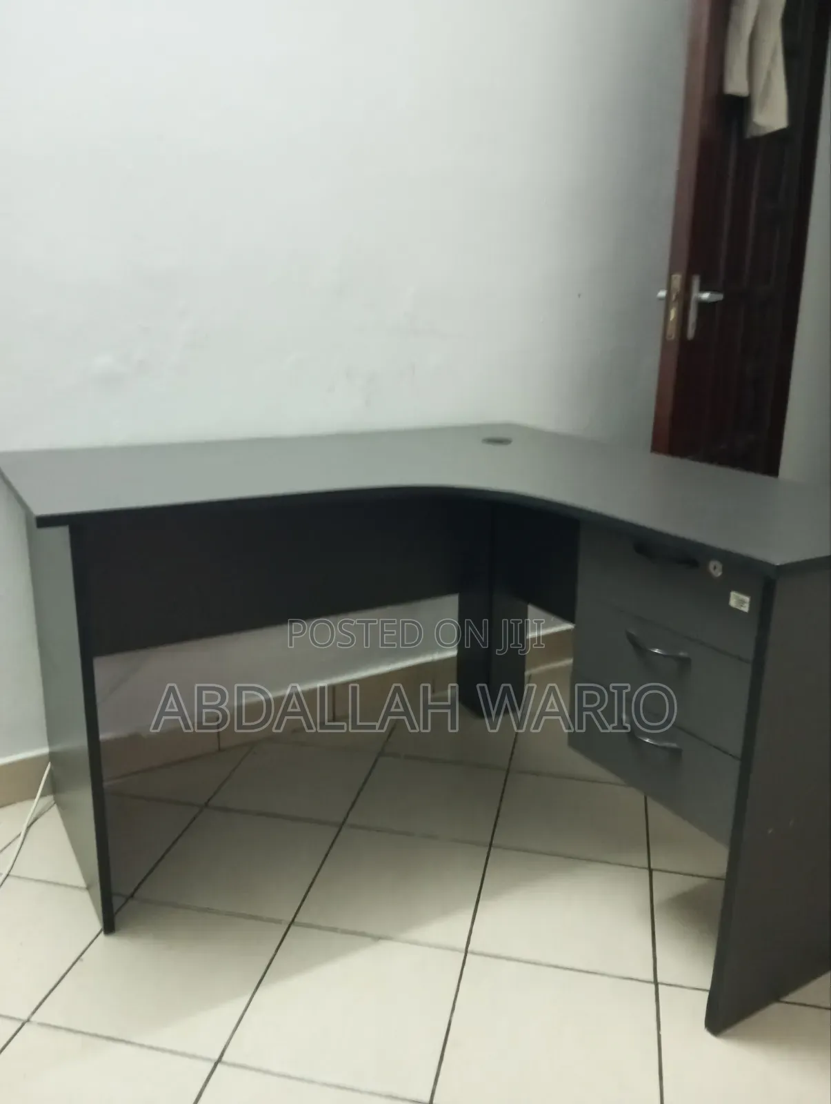 L Shaped Office Table